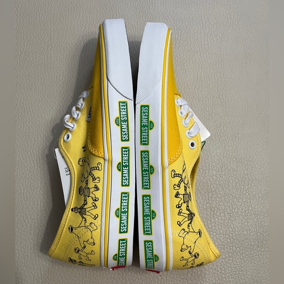 NWT - Vans x Sesame Street Heritage Low Top Sneaker - Men 7.5/Women 9/EU 40 - Picture 5 of 8